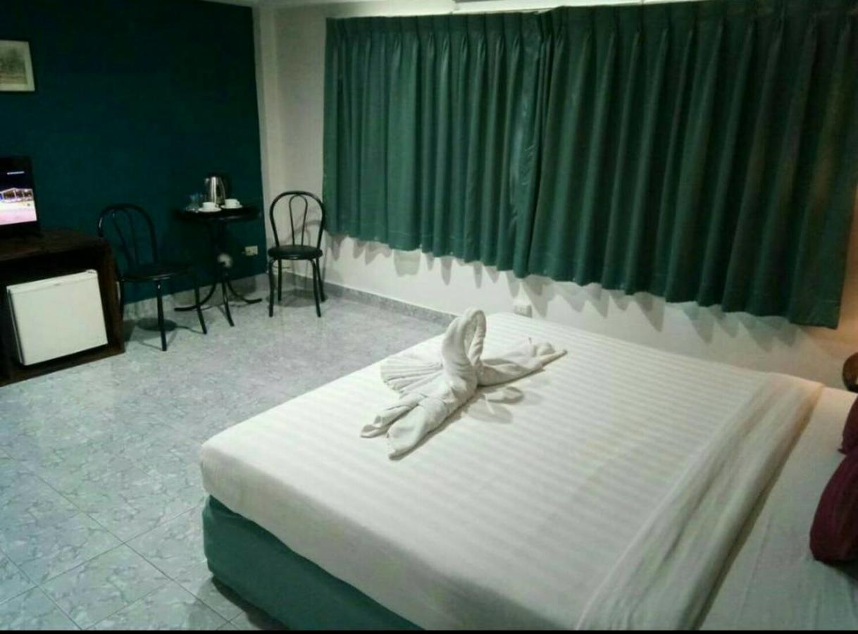 Hotel Simple Boutique Seabreeze à Patong Extérieur photo