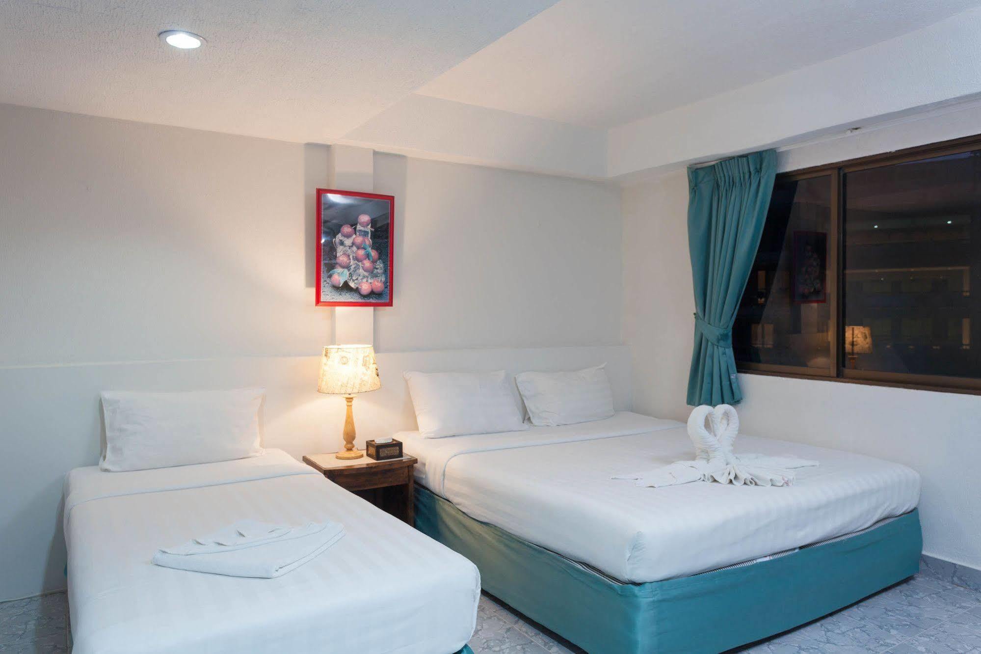 Hotel Simple Boutique Seabreeze à Patong Extérieur photo
