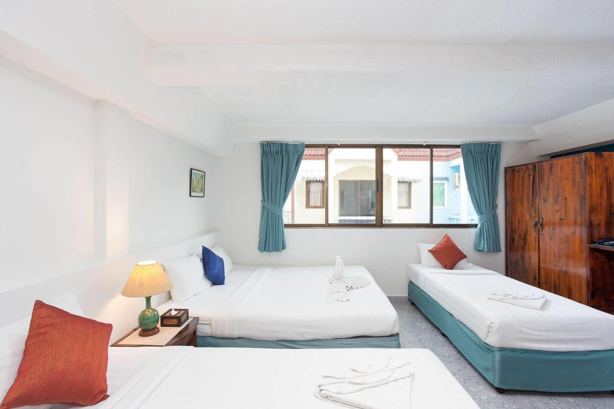 Hotel Simple Boutique Seabreeze à Patong Extérieur photo