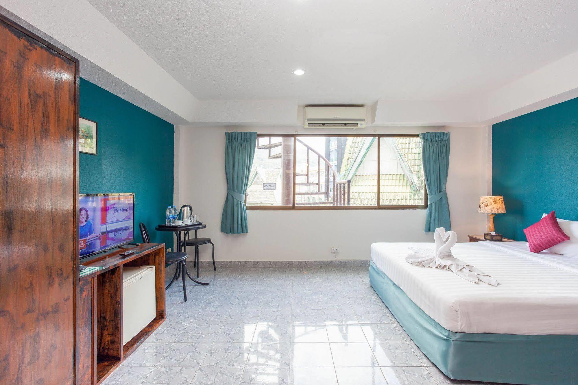 Hotel Simple Boutique Seabreeze à Patong Extérieur photo