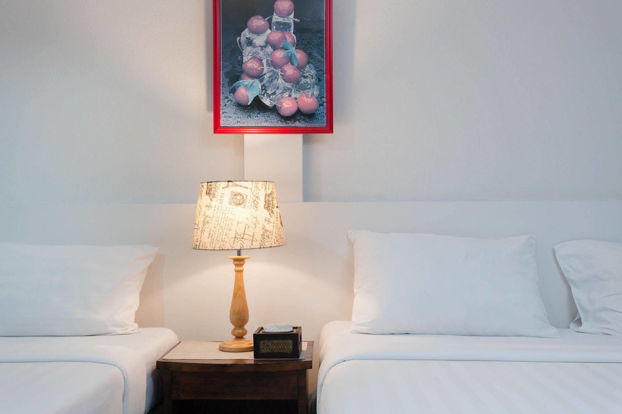 Hotel Simple Boutique Seabreeze à Patong Extérieur photo