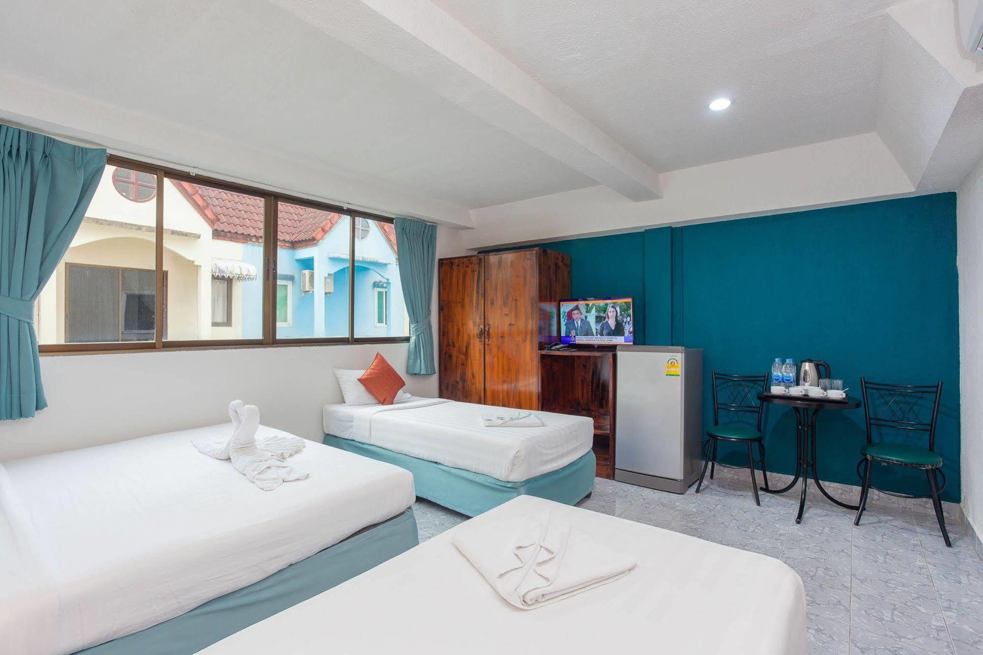 Hotel Simple Boutique Seabreeze à Patong Extérieur photo